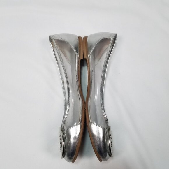 New Tory Burch Reva Audrey rare clear lucite silver logo medallion ballet flat - Picture 10 of 16